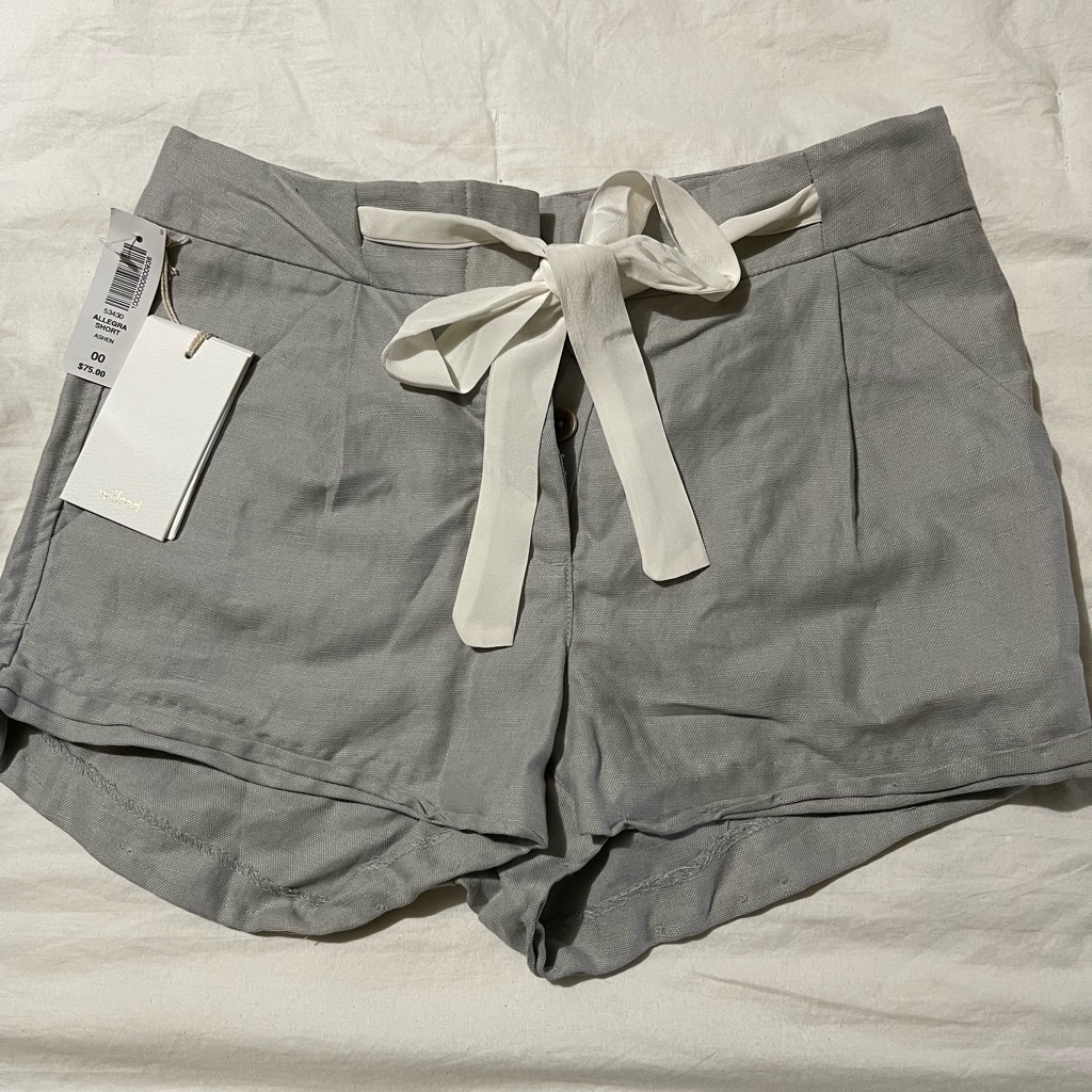 Brand New Wilfred Shorts Size 00